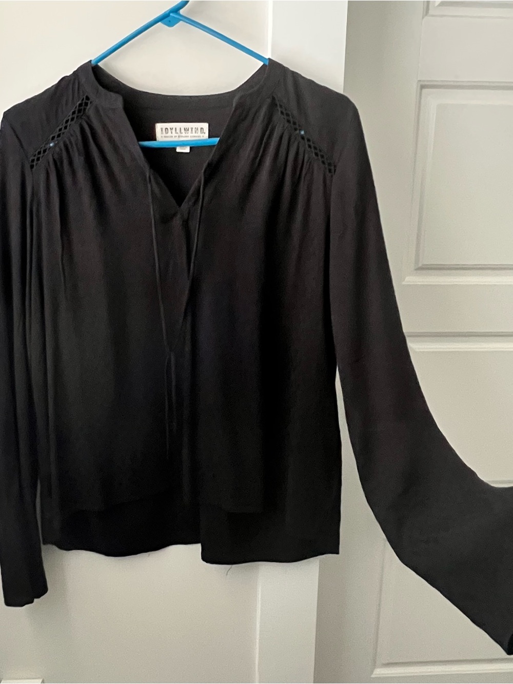 NEW Idyllwind Black Women's Long-Sleeve Peasant Top